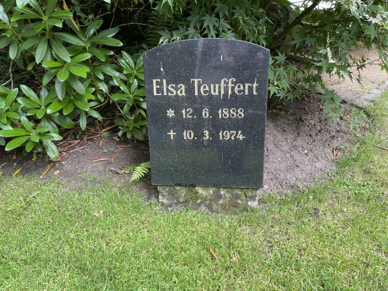 Grabstein von Elsa Teuffert
