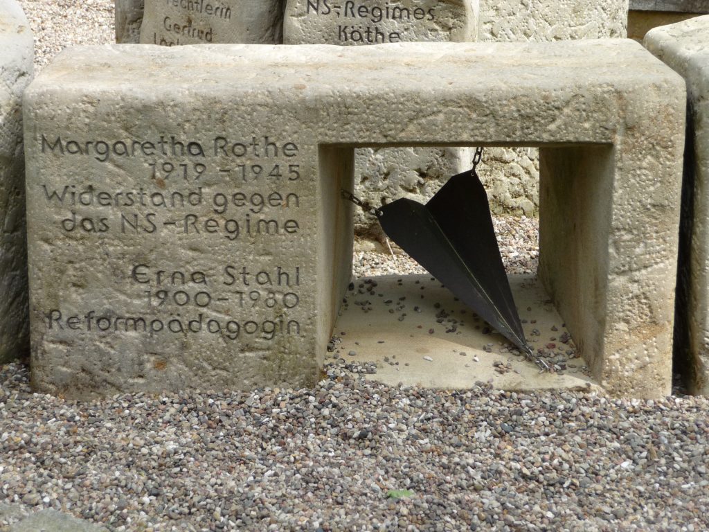 Grabstein von Erna Stahl