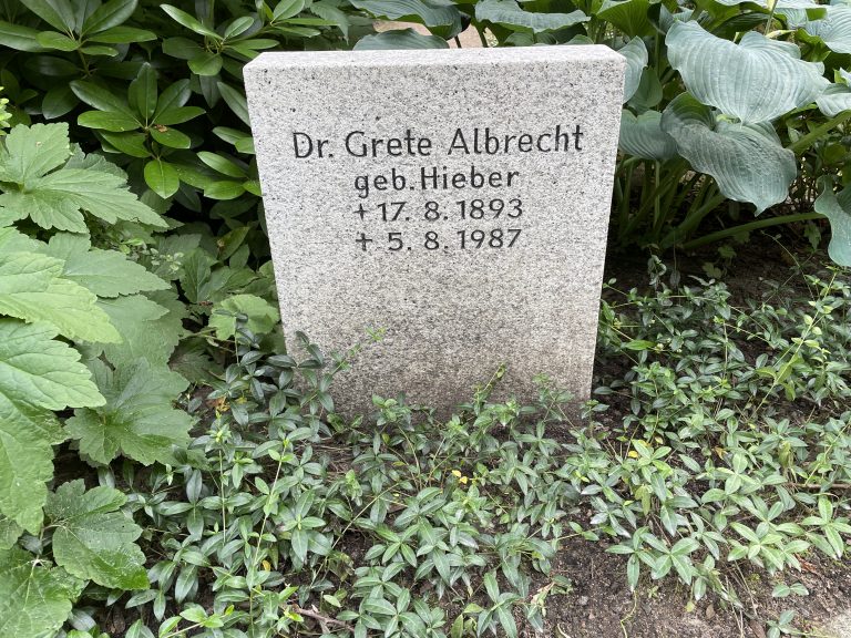 Grabstein von Grete Ablrecht