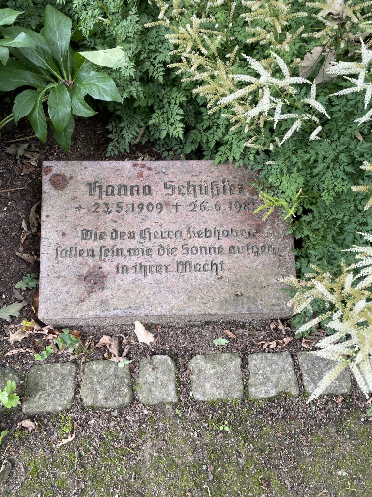 Grabstein von Hanna Schüssler