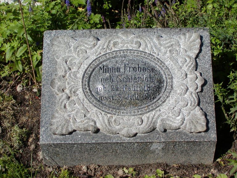 Grabstein von Minna Froböse