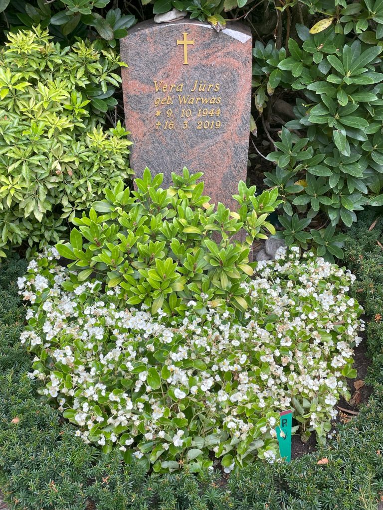 Foto vom Grabstein von Vera Jürs